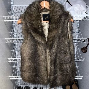 Fur vest